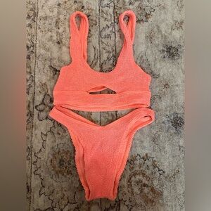 Bond-eye swimsuit set, very stretchy so can fit up to size large